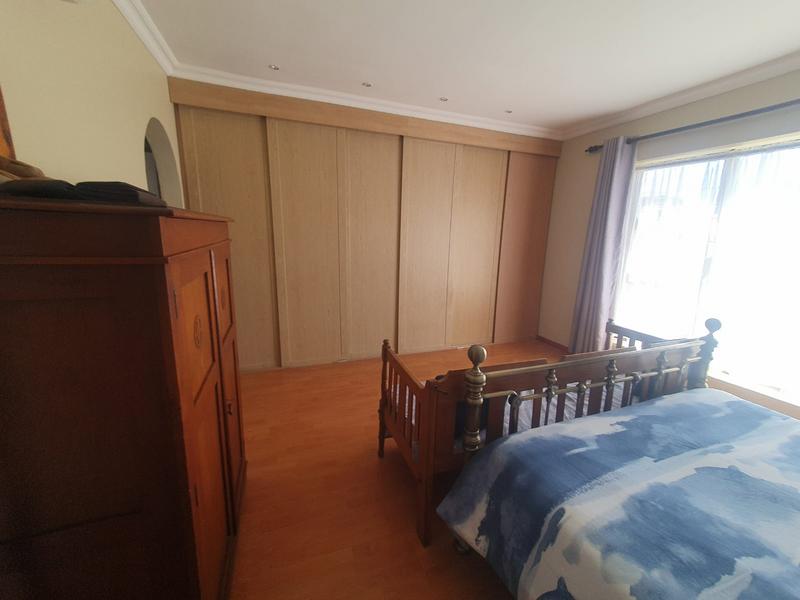 4 Bedroom Property for Sale in Franskraal Western Cape